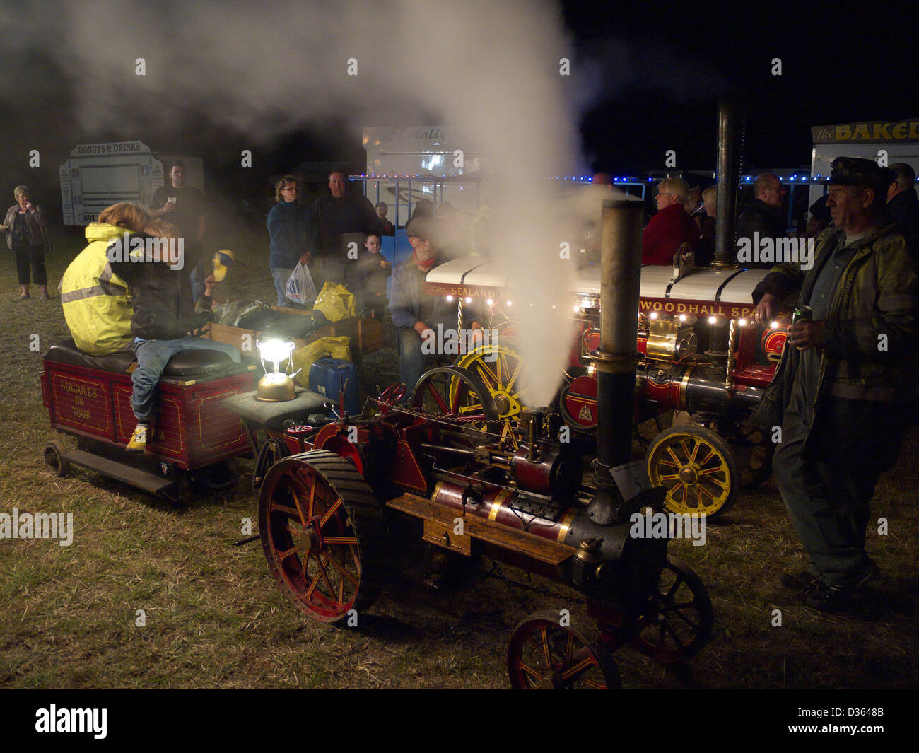 Miniature steam traction engines hi-res stock photography and images ...