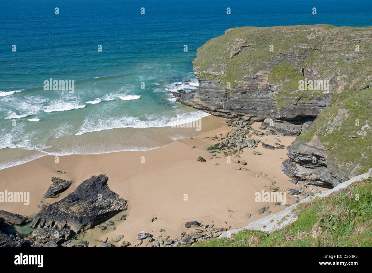 Idyllic deserted sandy bay at Stem Cove, near Mawgan Porth on Cornwall's north coast Stock Photo