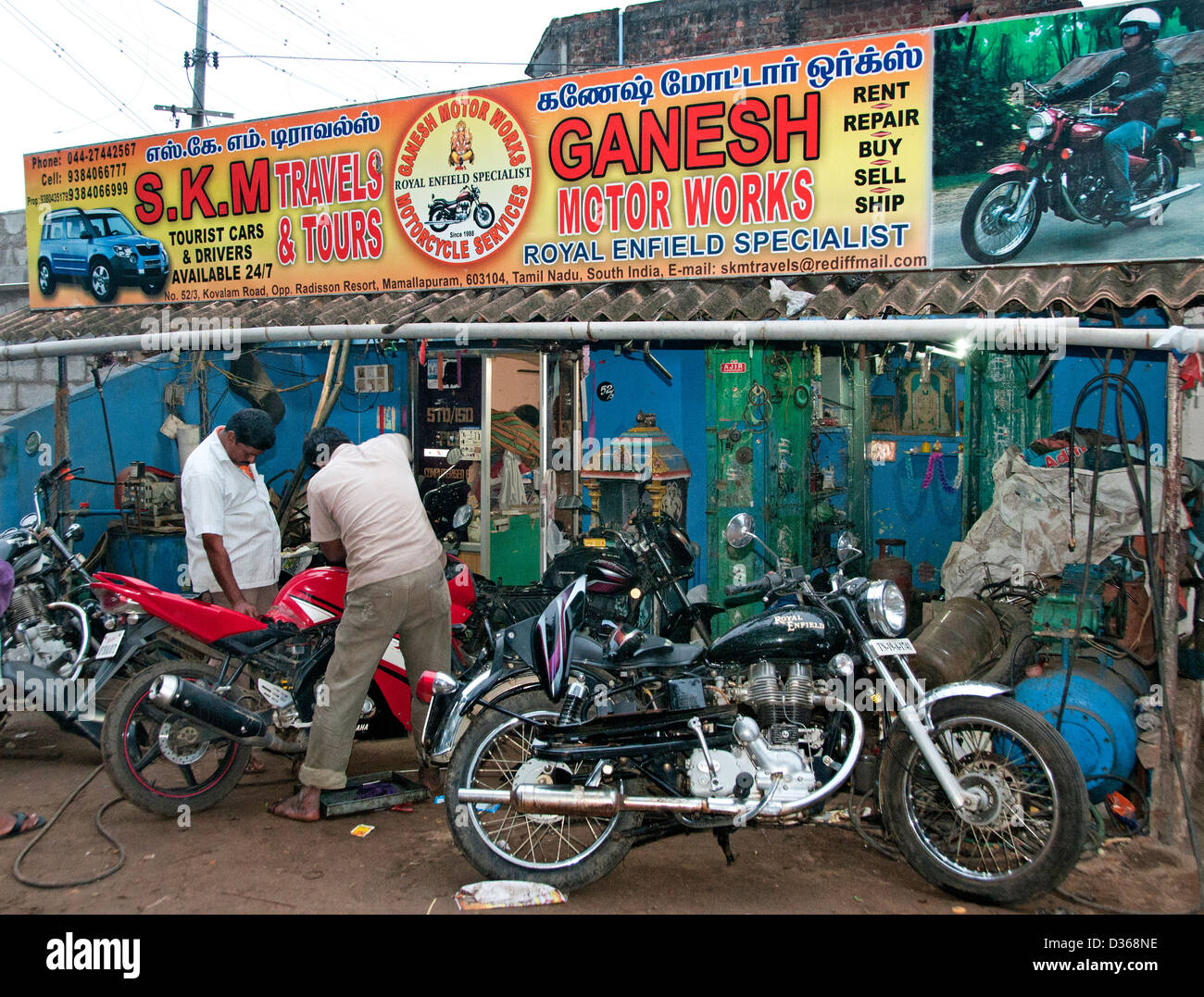 Royal Enfield Specialist motor workshop garage repair Covelong  ( Kovalam or Cobelon ) India Tamil Nadu Stock Photo