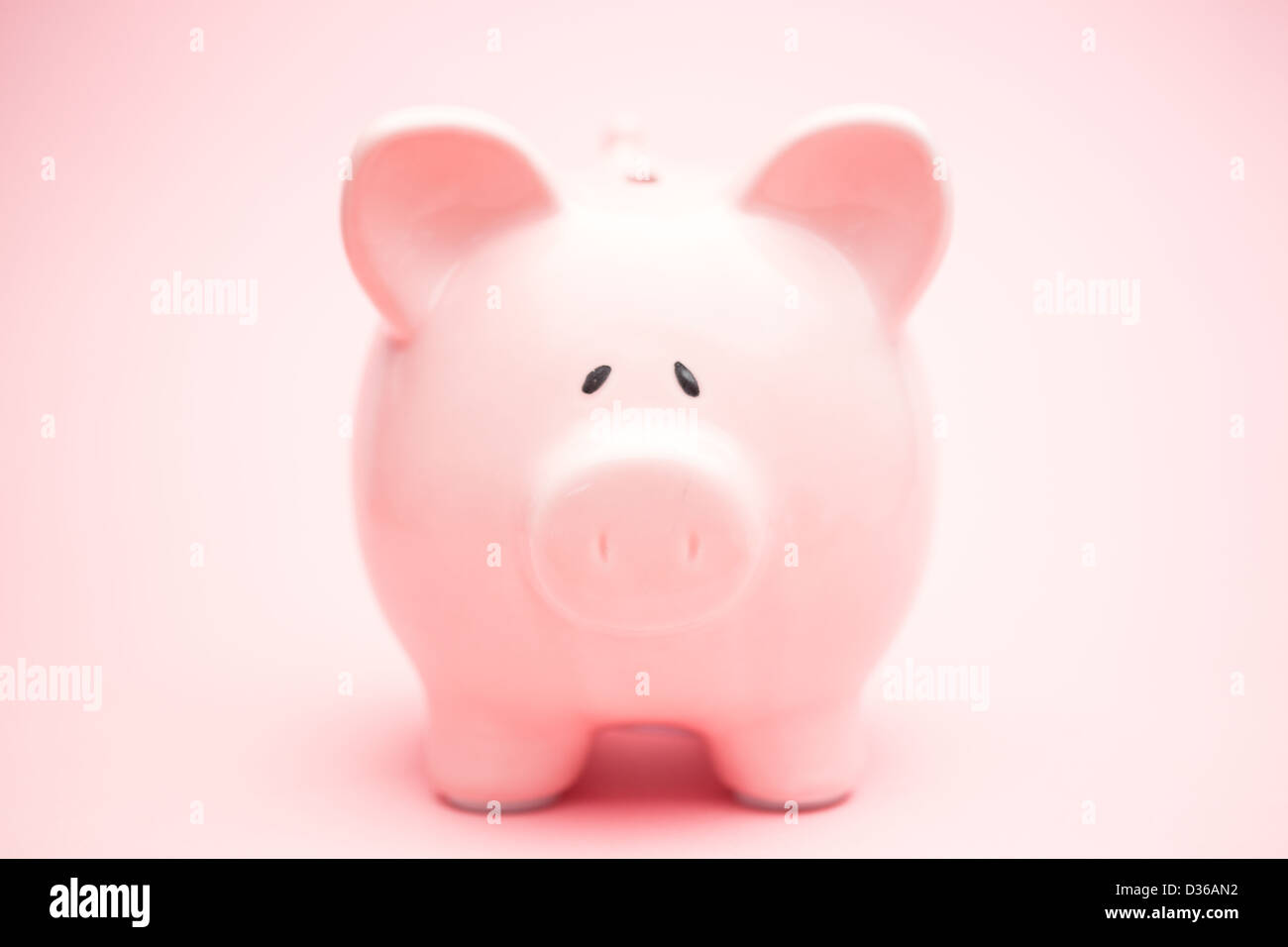 Pink piggy bank Stock Photo - Alamy