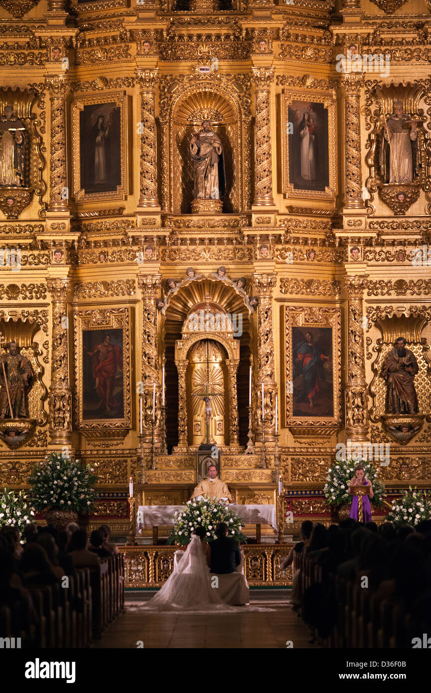 Wedding Ceremony at Santo Domingo de Guzmán inOaxaca - Mexico Stock Photo -  Alamy