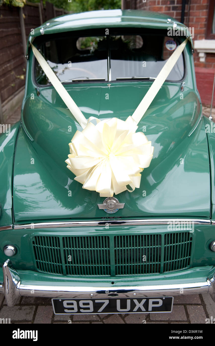 Old Morris Minor Car Green Wedding Bow Flower Stock Photo Alamy