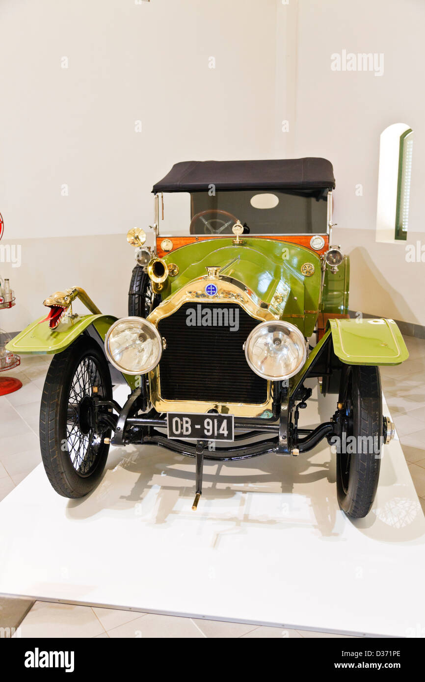 A collection of classic cars Stock Photo - Alamy