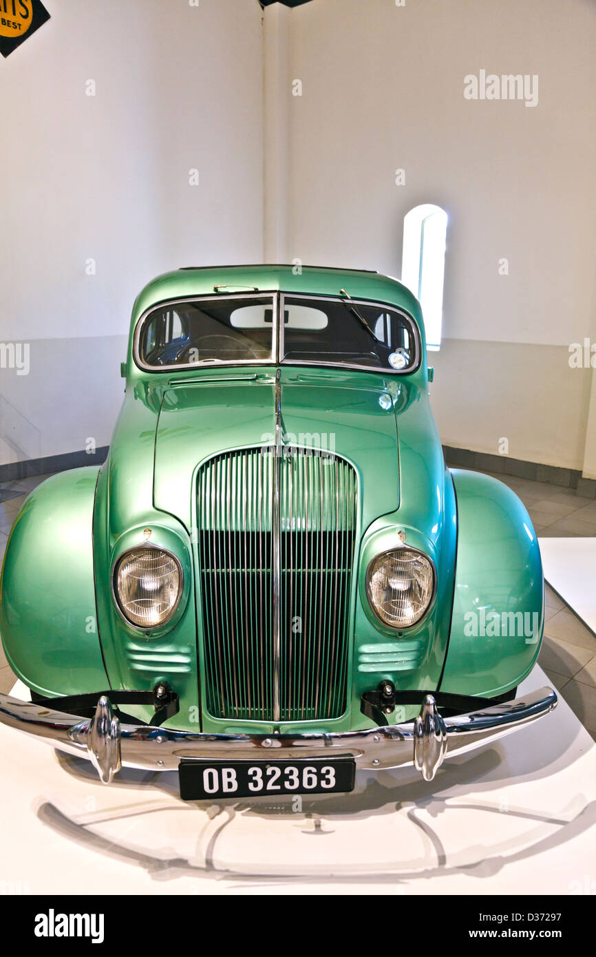 A collection of classic cars Stock Photo - Alamy