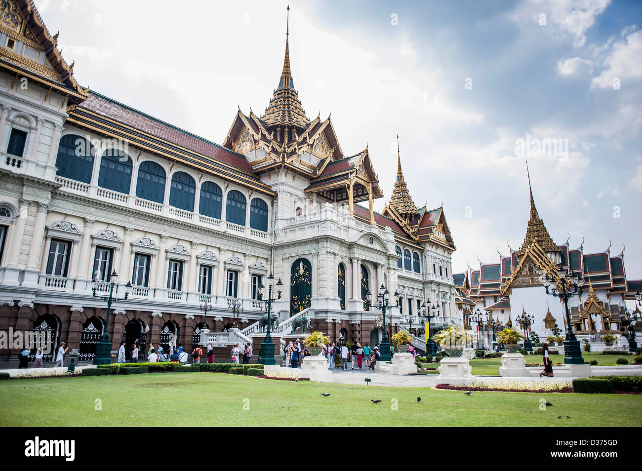 BANGKOK - THAILAND: View of the Grand Palace Stock Photo - Alamy