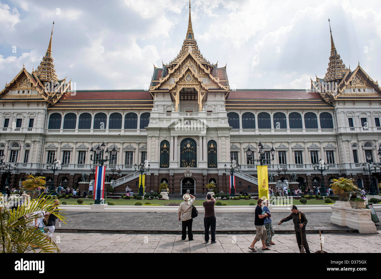BANGKOK - THAILAND: View of the Grand Palace in Bangkok Stock Photo - Alamy