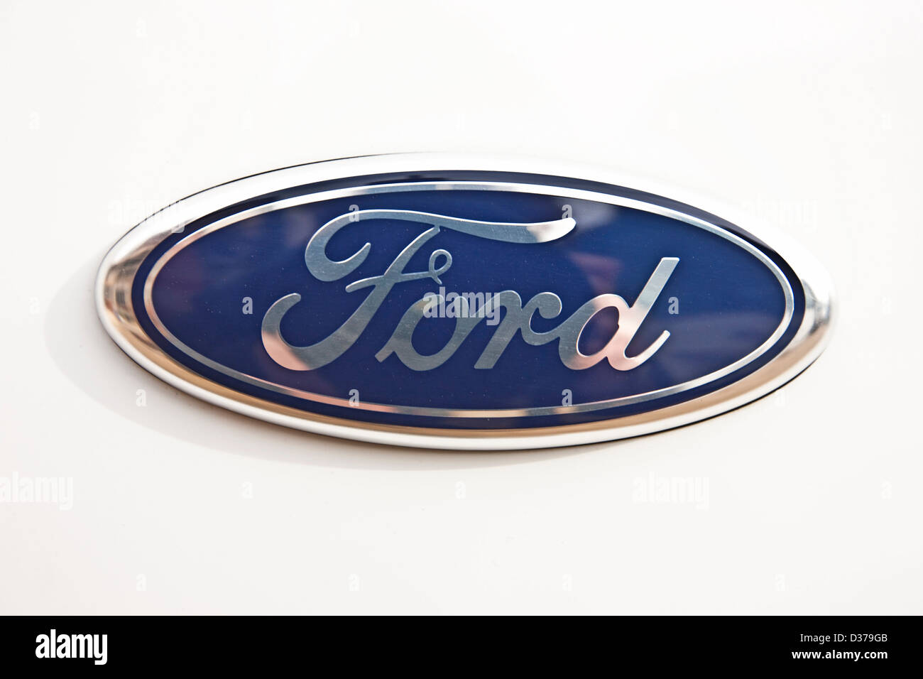 Ford logo hi-res stock photography and images - Alamy