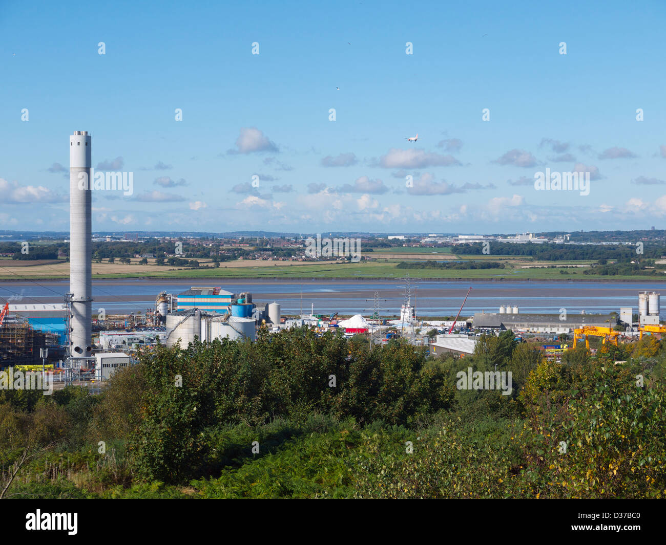 Ineos (old ICI) plant overlooking the River Mersey Stock Photo