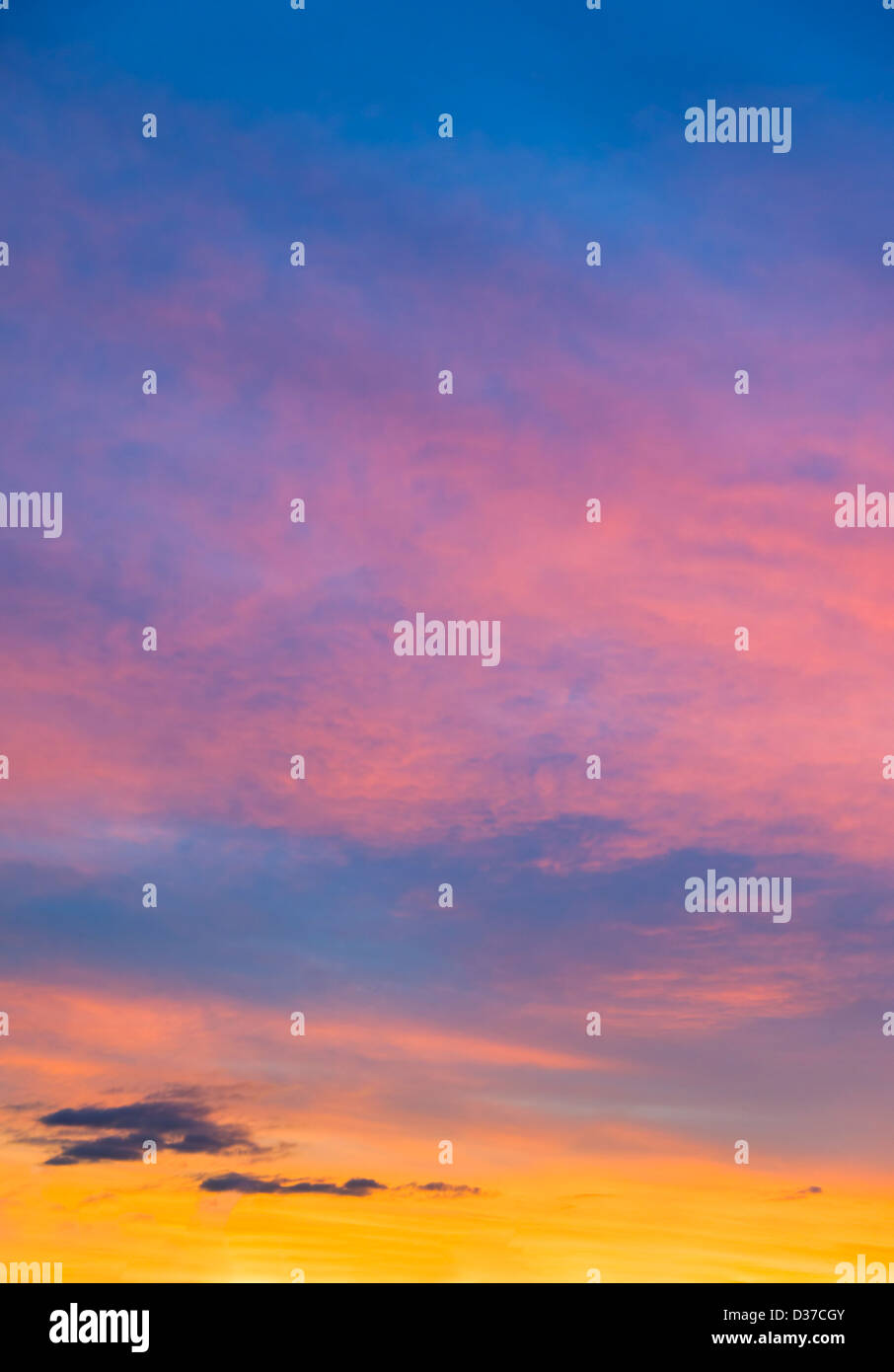 Sky backgrounds hi-res stock photography and images - Alamy