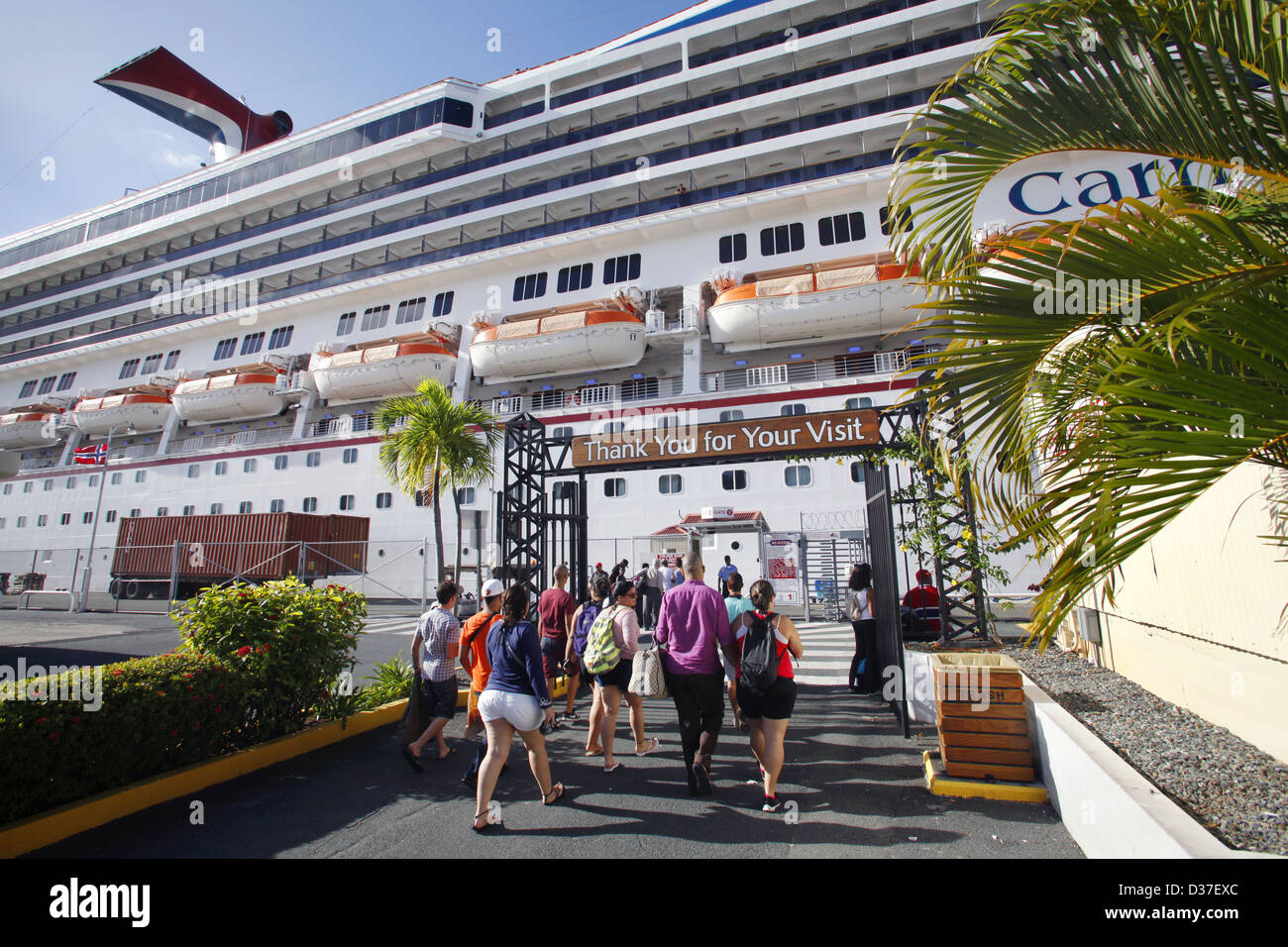 Carnival Cruise Ship Passengers, Charlotte Amalie, St. Thomas, US Virgin Islands, Caribbean Stock Photo