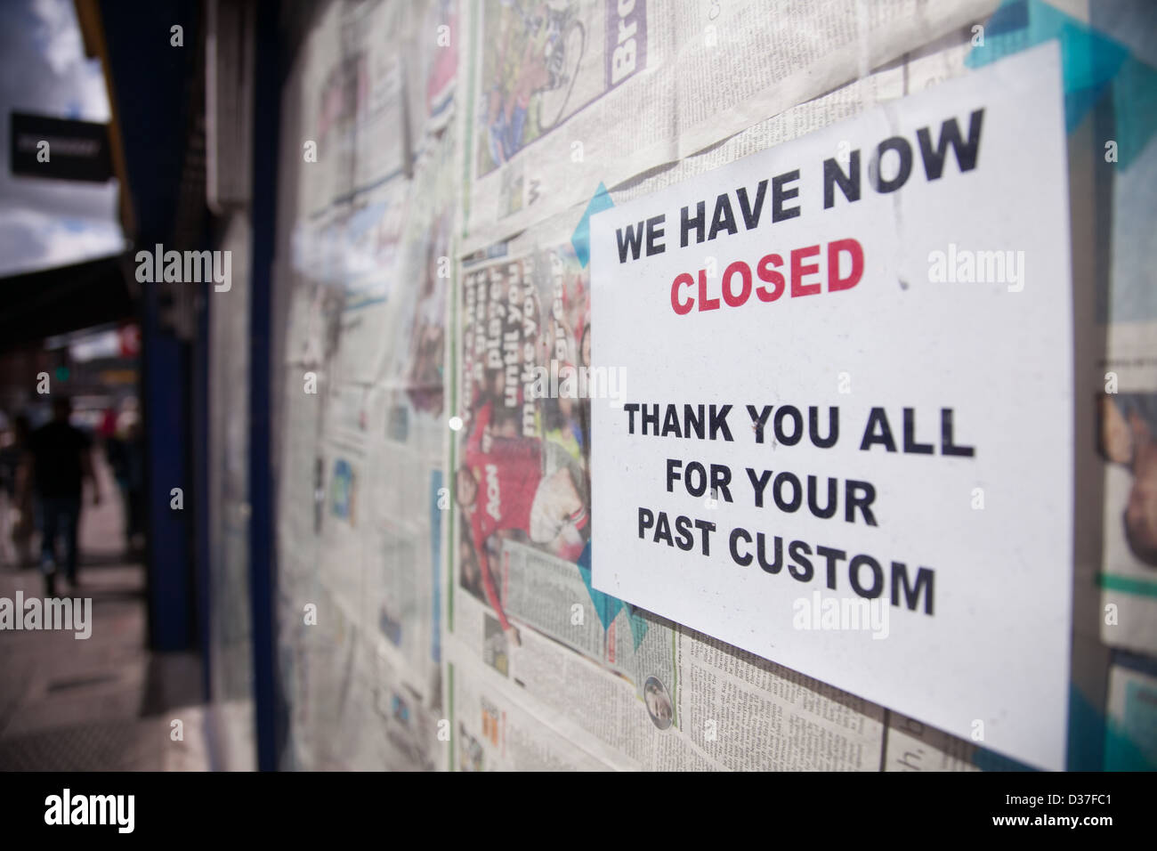 Closure sign outside a redundant shop in Tonbridge Kent UK Stock Photo