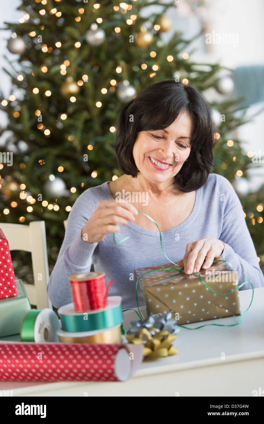 Senior hispanic woman wrapping hi-res stock photography and images - Alamy
