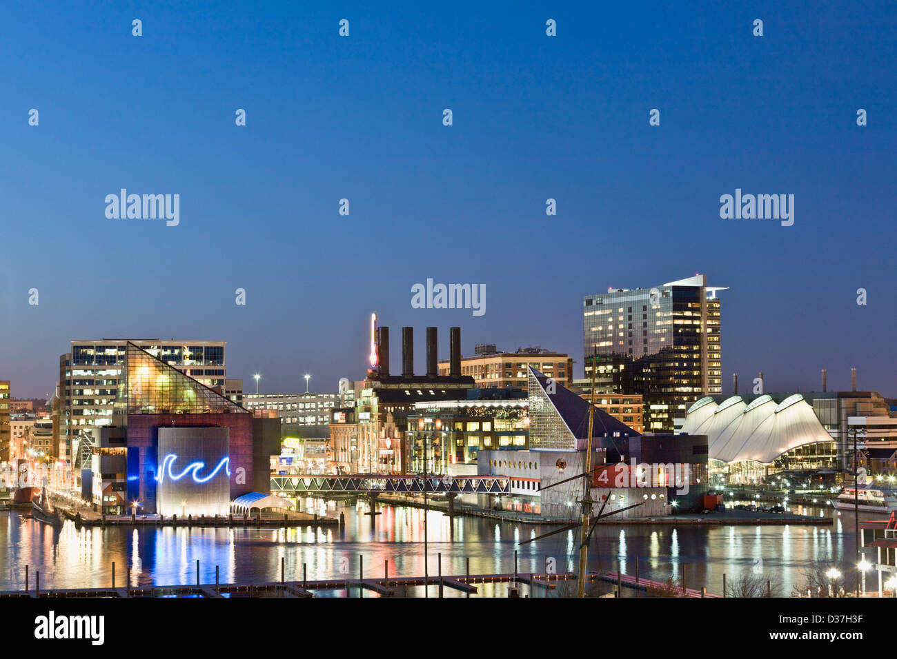 Baltimore harbor skyline hi-res stock photography and images - Alamy