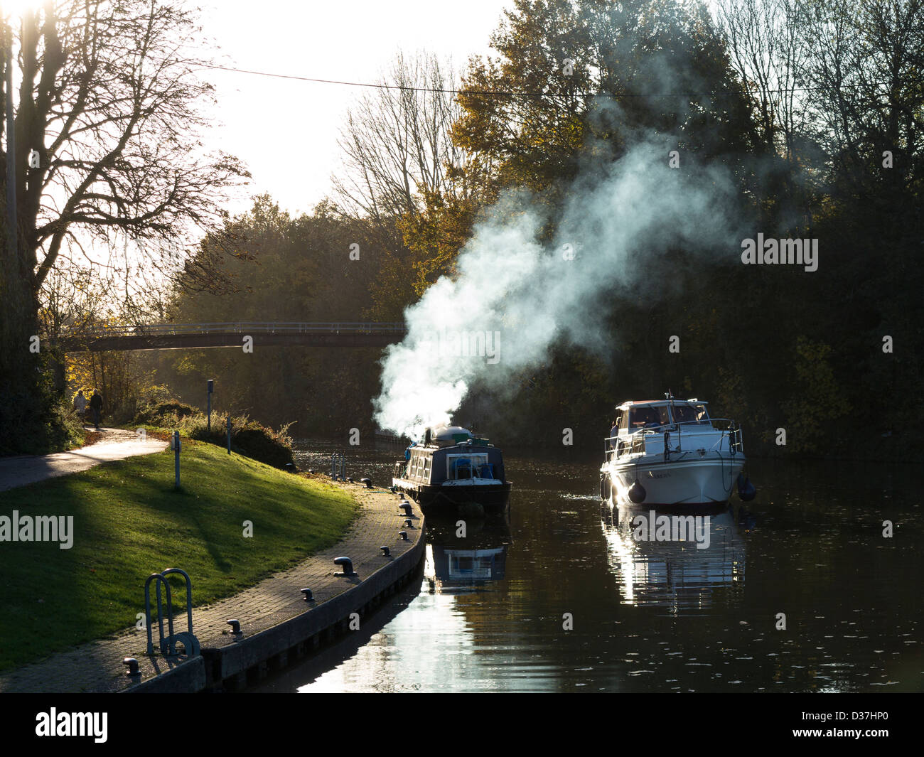 Canal boat chimney smoke on hi-res stock photography and images - Alamy