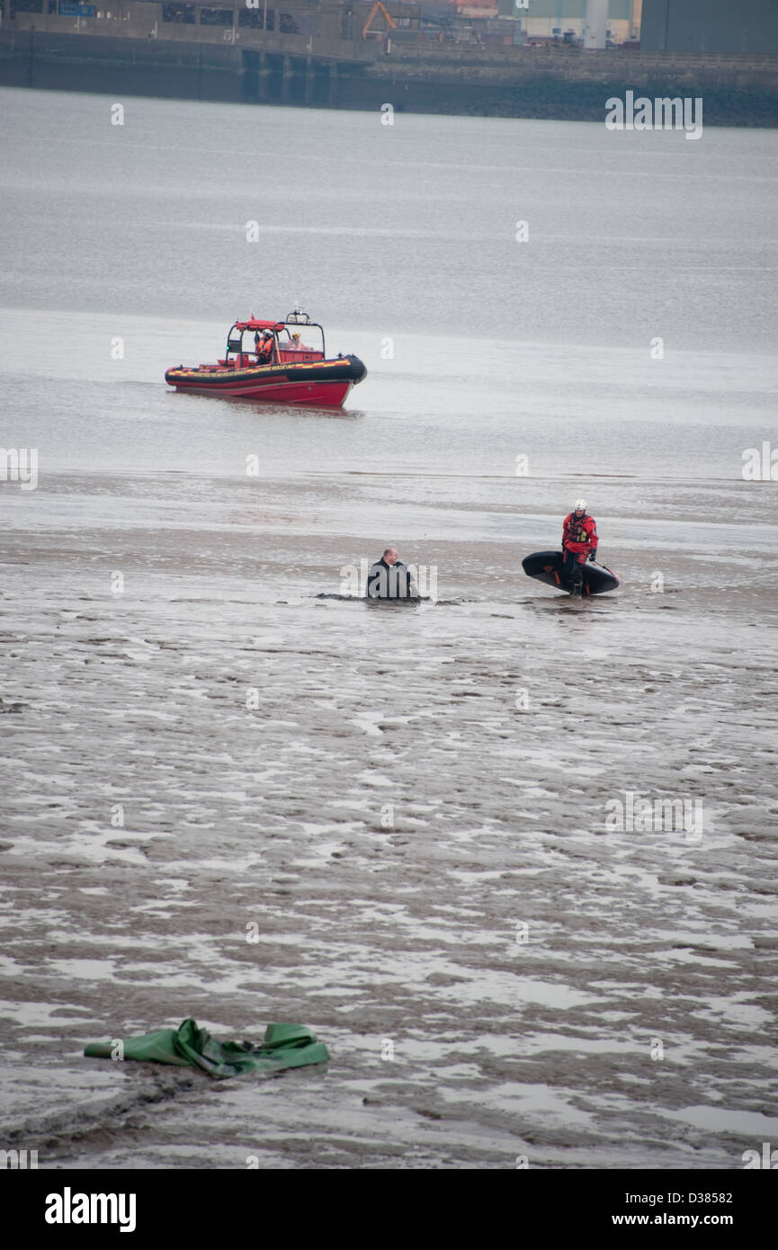 Boat stuck on mud hi-res stock photography and images - Alamy