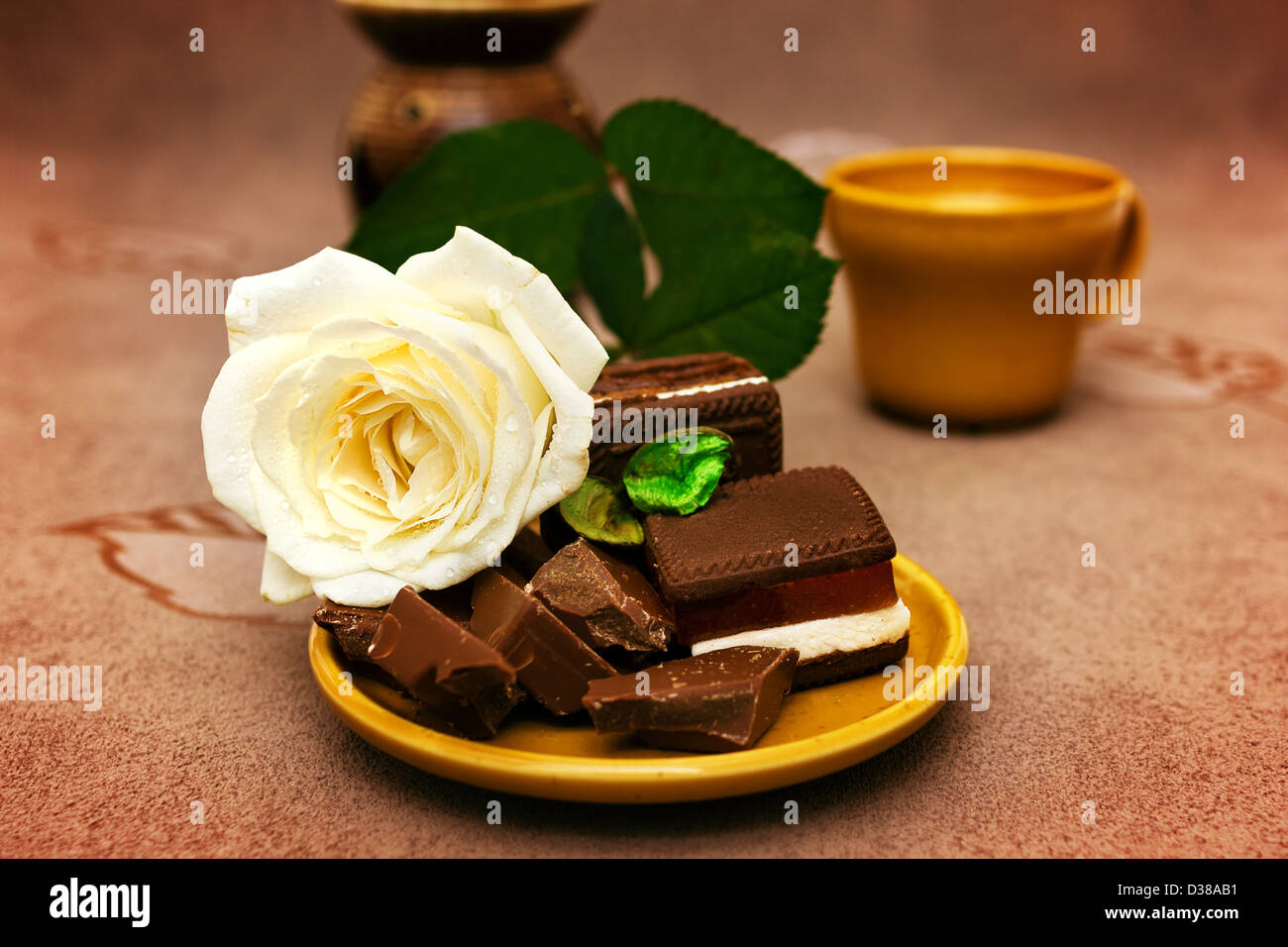 Chocolate with white rose, romantic breakfast Stock Photo Alamy