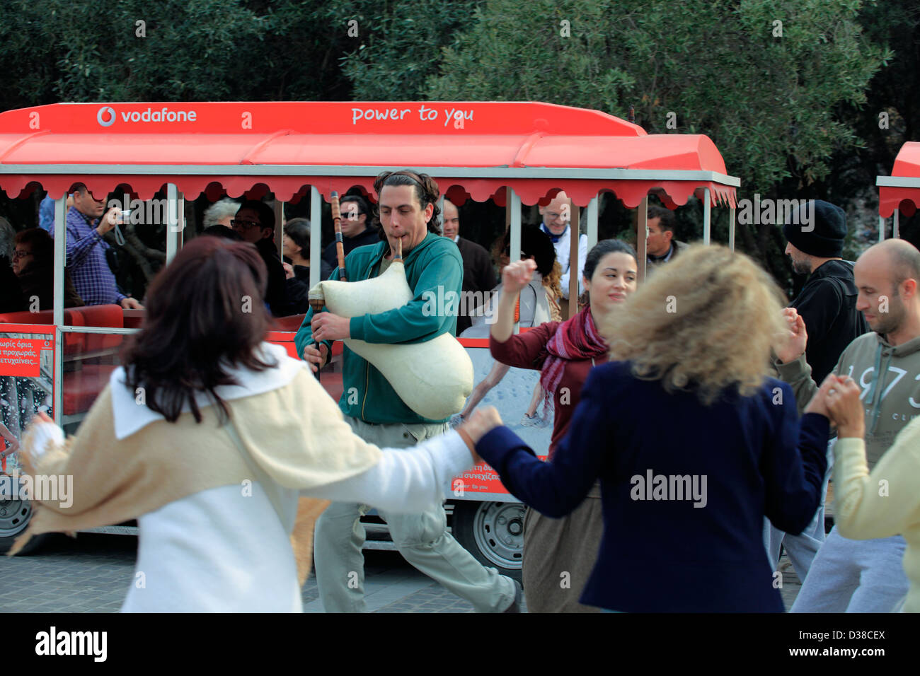 Bagpipes dancing hires stock photography and images Alamy