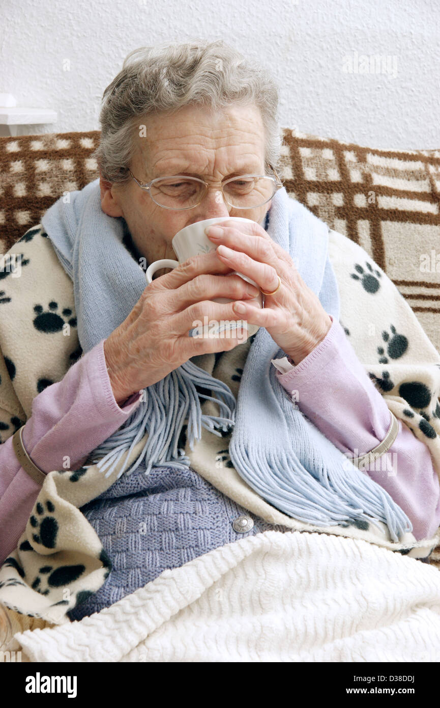 Elderly cold blanket hi res stock photography and images Alamy