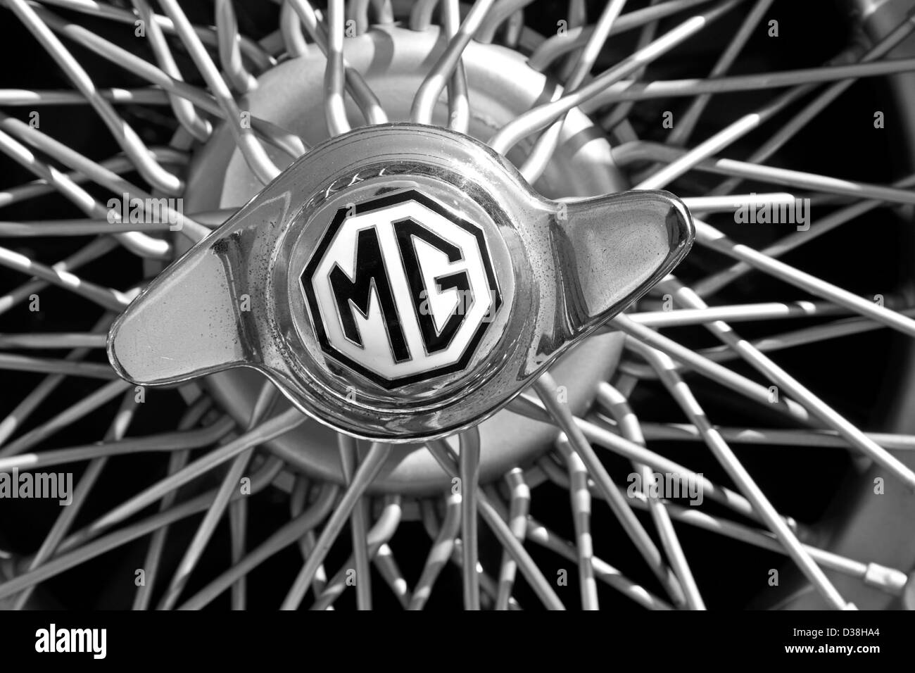 MG motorcar spoked wheel hub Stock Photo Alamy