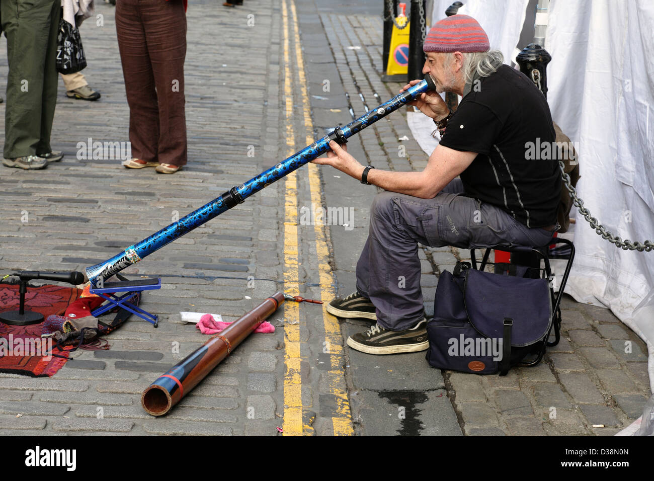 Didgeridoo Playing Stock Photos & Didgeridoo Playing Stock Images Alamy