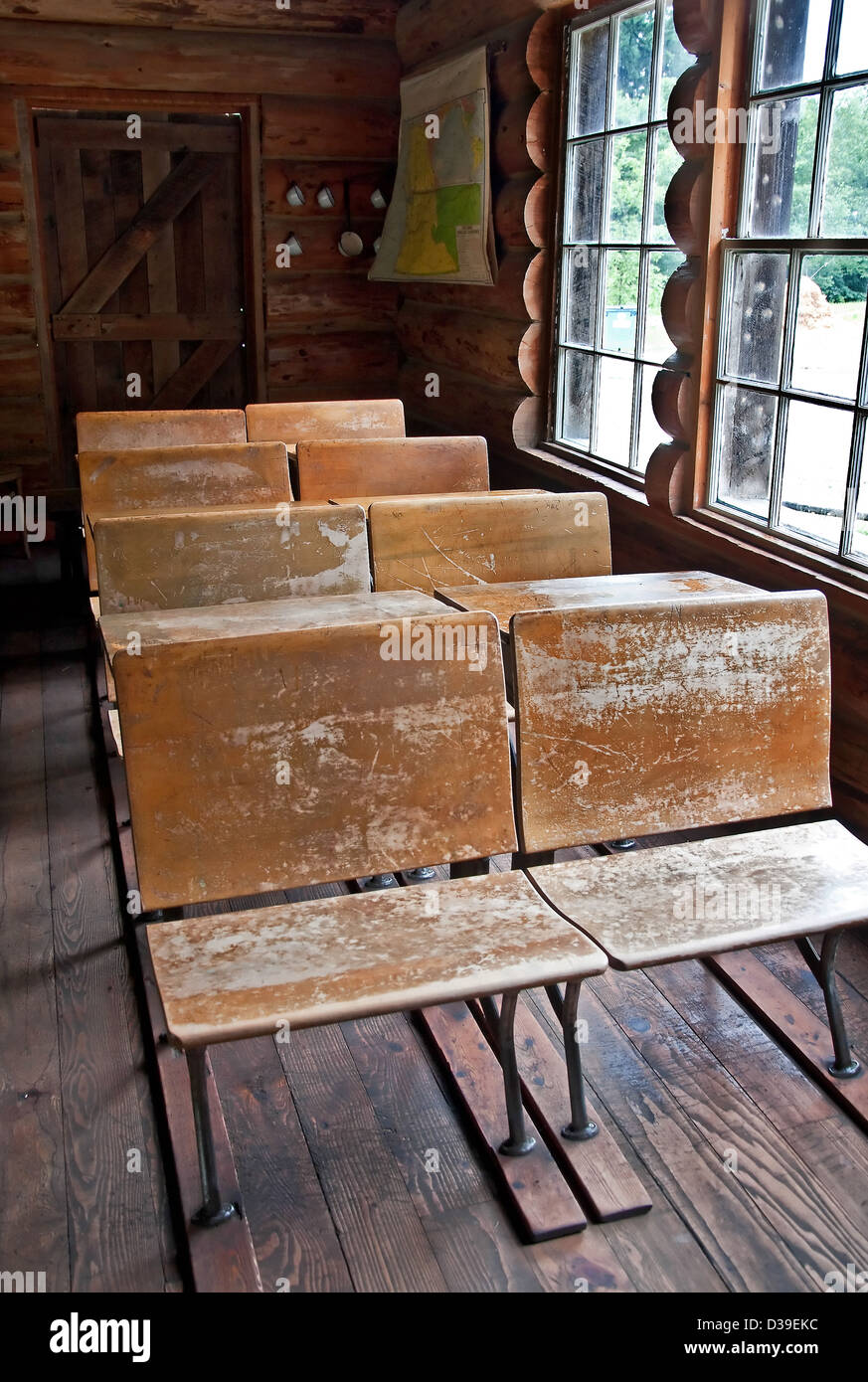 Old school desks hi-res stock photography and images - Alamy