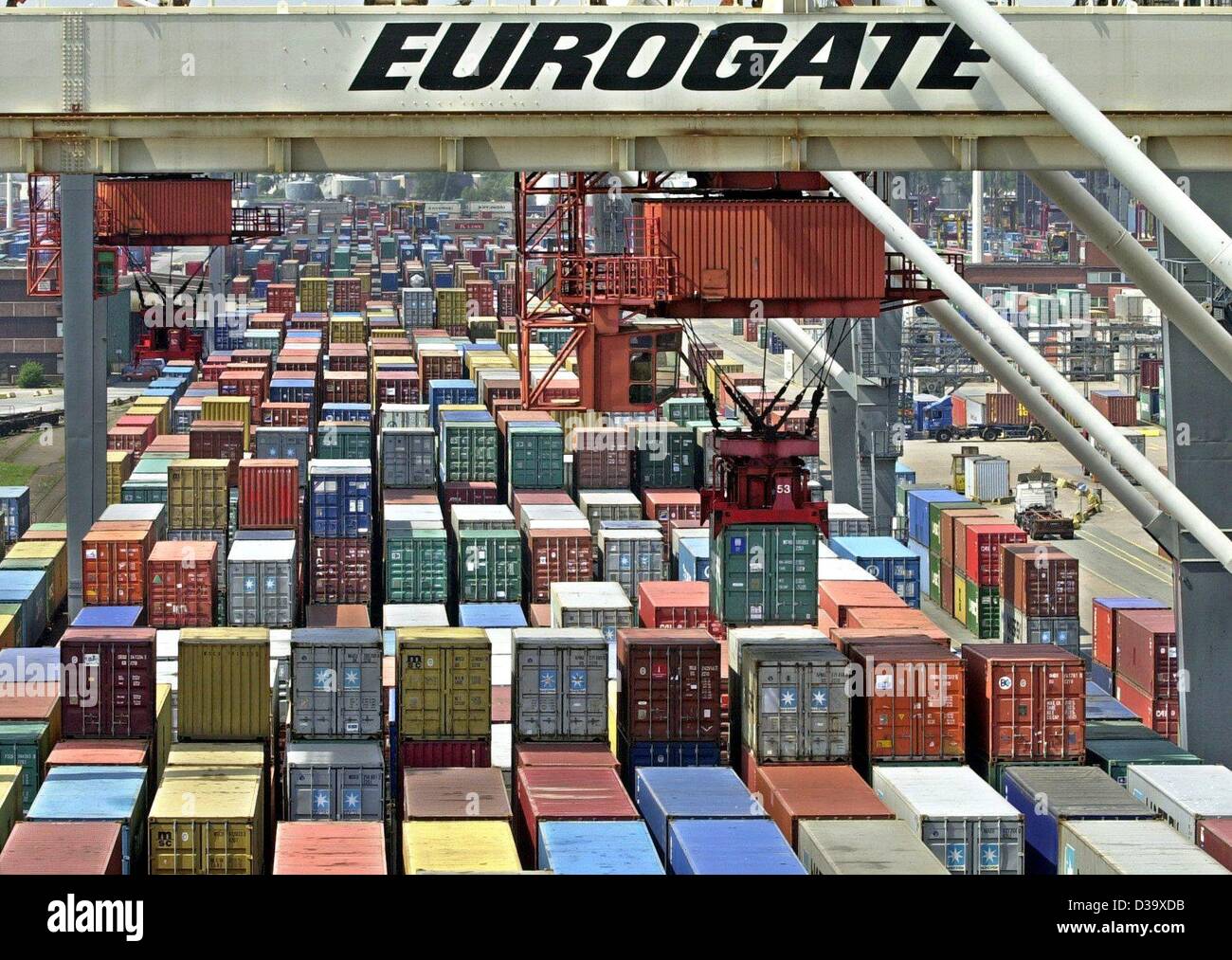  dpa Import export Business A Cast Number Of Containers Are Piled 