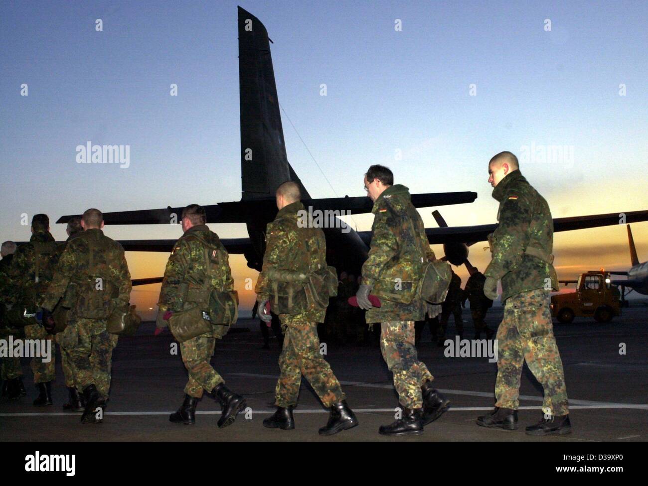 (dpa) - The first 70 soldiers of the German army that will join the ...