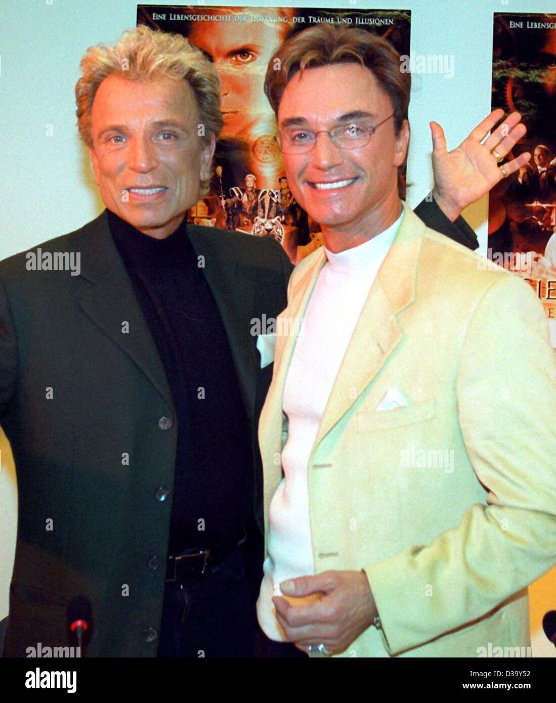 (dpa files) - Siegfried (L) and Roy, the German-born ...