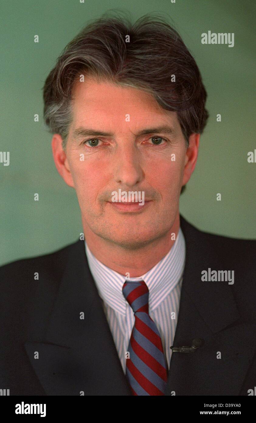 (dpa) - Andreas Petzold, editor-in-chief of the German magazine 'Stern', at a TV talk in Leipzig, 1.2.2002. Stock Photo