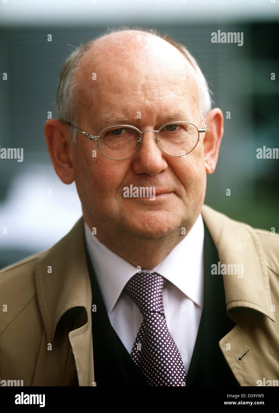 Economy business finance ebf media smiling germany hi-res stock photography  and images - Alamy