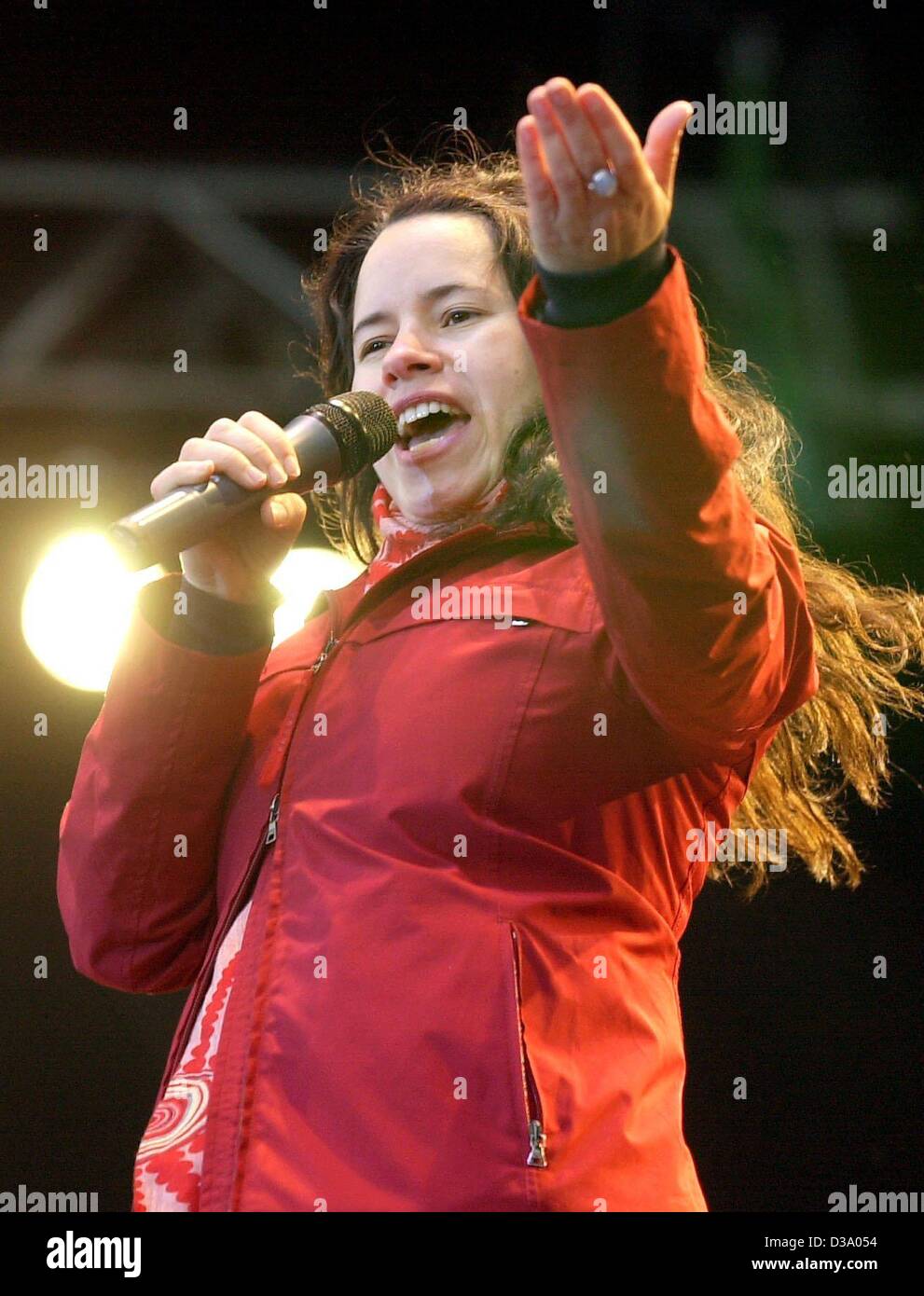 (dpa) - US folk and rock musician Natalie Merchant performs at the German open air festival 'Rock am Ring' on the Nuerburgring, 18 May 2002. About 40000 people came to attend the two-day concert featuring artists of rock, pop and alternative music. Stock Photo
