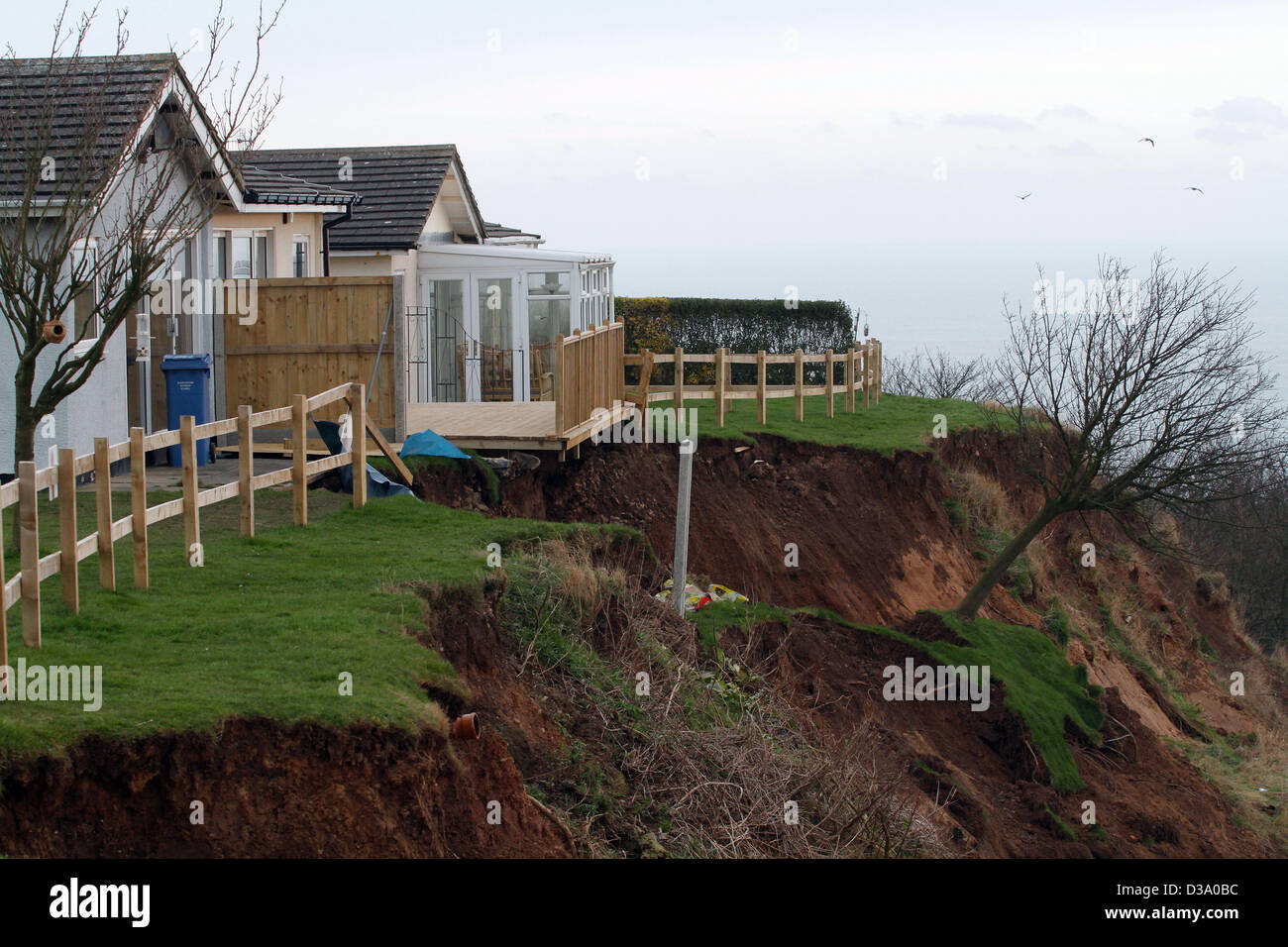 KNIPE POINT HOLIDAY HOMES ON CLIFF EDGE CAYTON BAY, SCARBOROUGH KNIPE