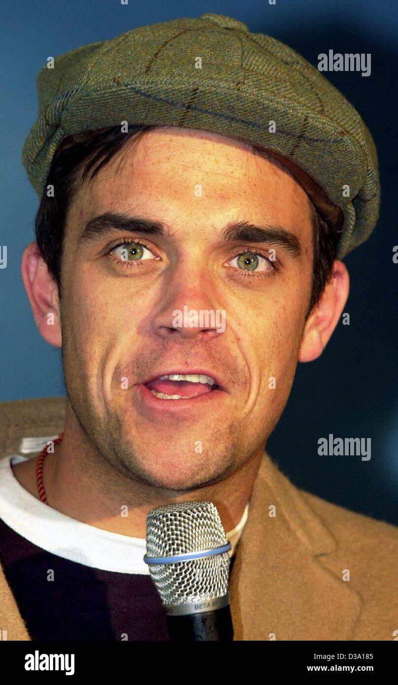 28 year old pop star hi-res stock photography and images - Alamy