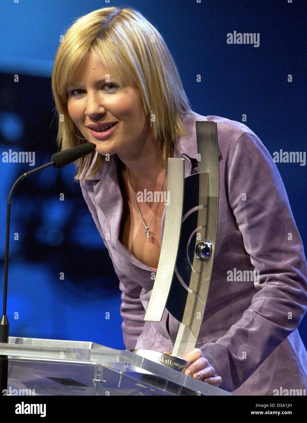 Steve thought he could pull Dido?! He's havin' a laugh. : r/rickygervais