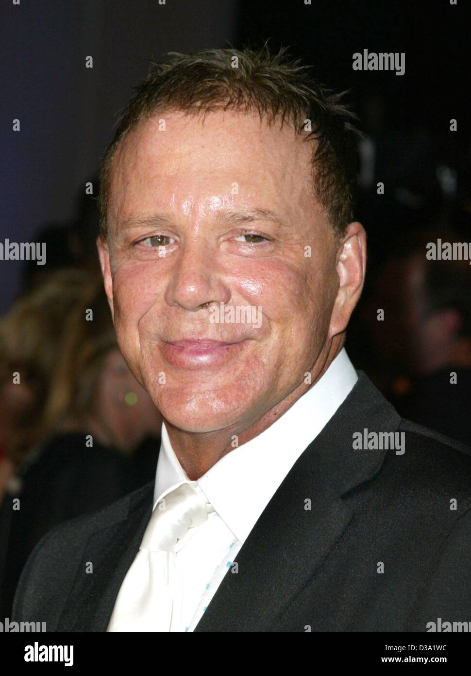 (dpa) - Hollywood actor Mickey Rourke ('9 1/2 Weeks', 'Angel Heart') at the 'Vanity Fair' party in Morton's Restaurant following the 74th Oscar award ceremony in Los Angeles, 24 March 2002. Stock Photo