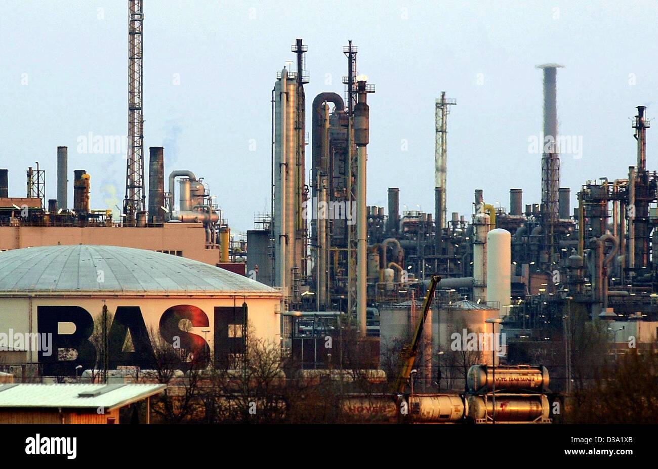 (dpa) - The plant of German chemical group BASF in Ludwigshafen, pictured on 13 March 2002.  The company's prognosis for 2002 is that it will be a 'difficult year'. Stock Photo