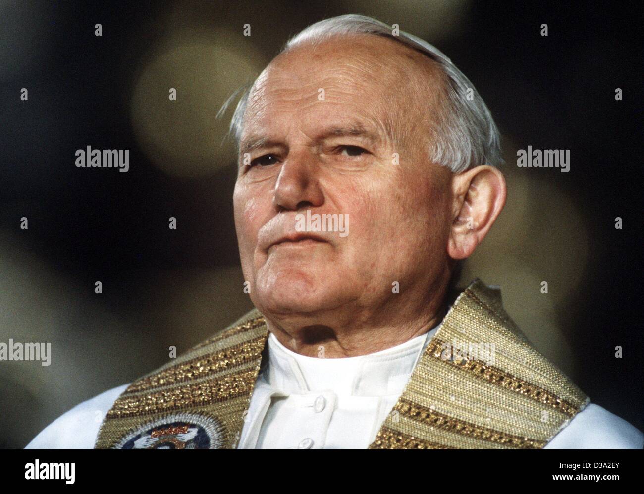 (dpa) - Pope John Paul II, head of the catholic church, pictured in Augsburg, Germany, May 1987. Stock Photo