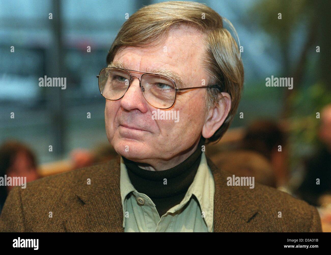 (dpa files) - US author Robert Coover ('A Night at the Movies', 'Gerald's Party', 'Pinocchio in Venice'), pictured during the Book Fair in Leipzig, east Germany, 23 March 2001. Stock Photo