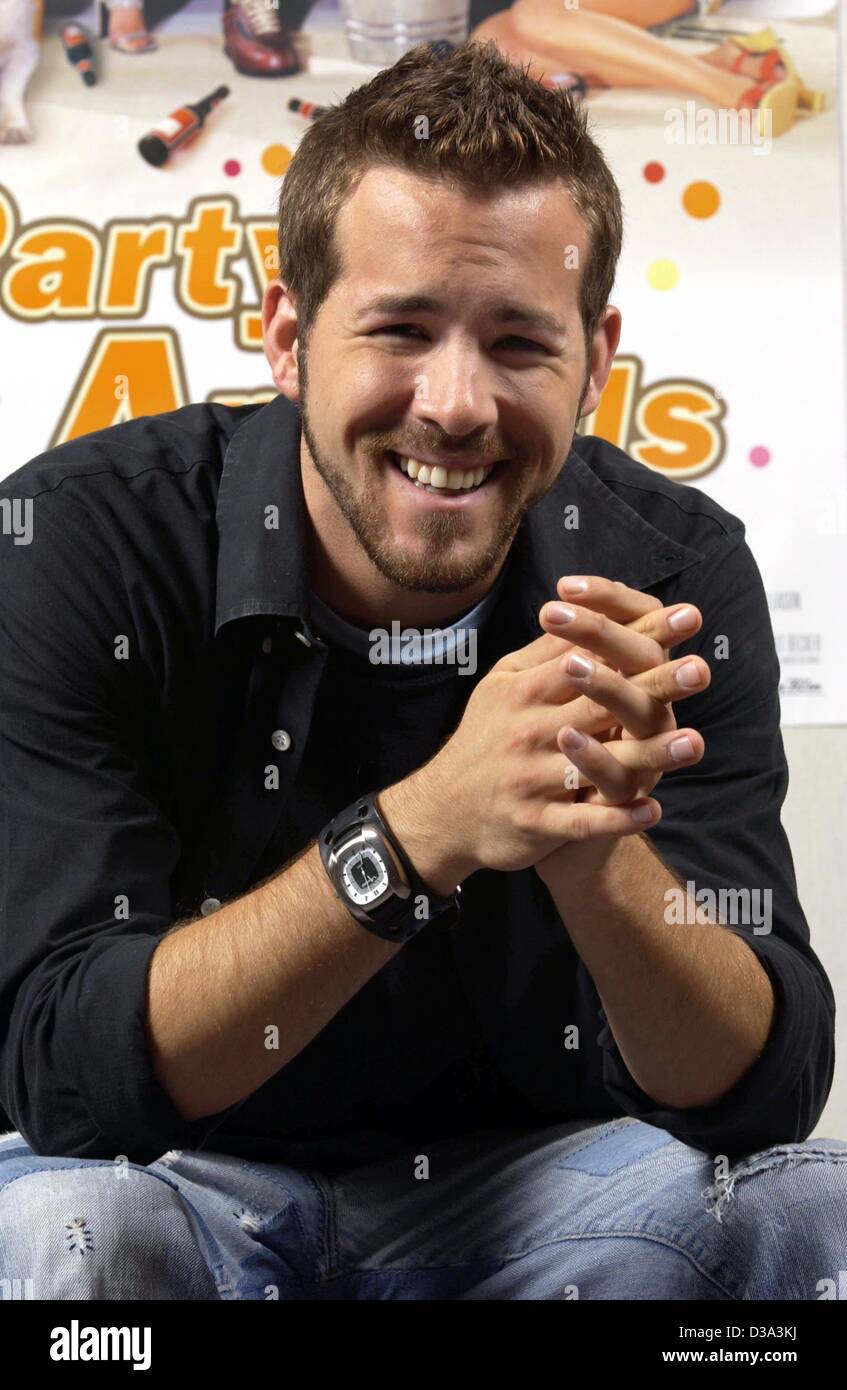 (dpa) - US Actor Ryan Reynolds Presents His New Film Party Animals In Cologne, 11 July 2002