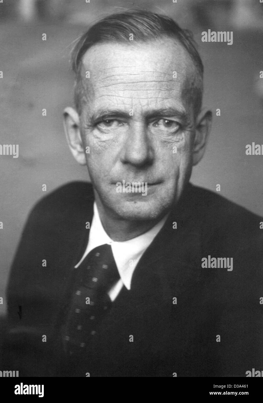 (dpa files) - Kurt Schumacher, chairman of the German Social Democratic party (SPD), poses for the photographer in 1946. Between the World Wars he was an editor. In May 1946 he was elected as the first chairman of the SPD. During the World War I Schumacher lost his arm and in 1948 his leg was ampute Stock Photo