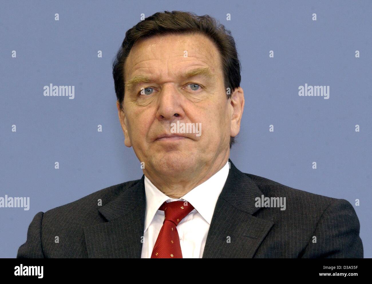 (dpa) - Gerhard Schroeder, German Chancellor, pictured at a press ...