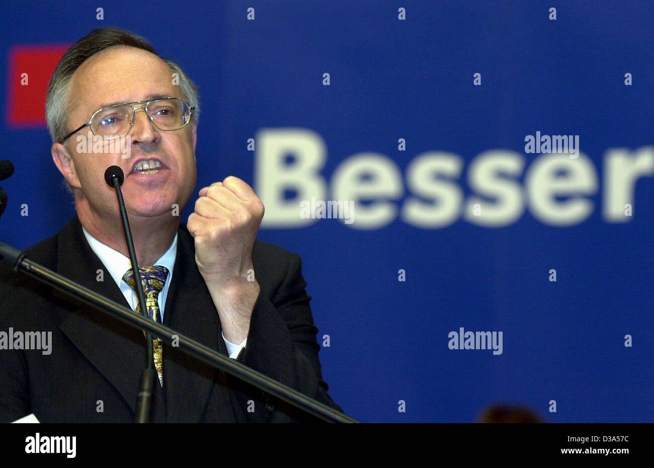 (dpa) - The German Finance Minister Hans Eichel (SPD) speaks energetically in front of a slogan that reads 'besser' (better)  at a convention of the Social Democratic Party in Rotenburg, Germany, 27 April 2002. Stock Photo
