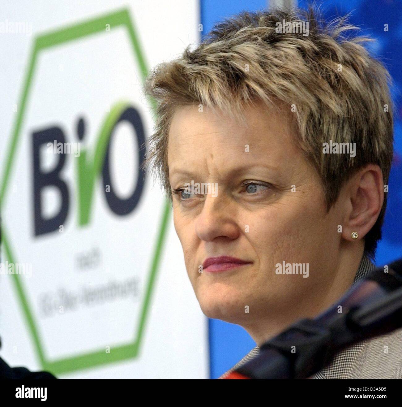 (dpa) - Renate Kuenast (Alliance 90 / The Greens), German Minister of Consumer Protection, Food and Agriculture, stands next to the 'bio' seal for ecological produce in Berlin, 3 June 2002. Kuenast took over the ministry on 12 January 2001 at the peak of the BSE crisis. Her aim is to force sustainab Stock Photo