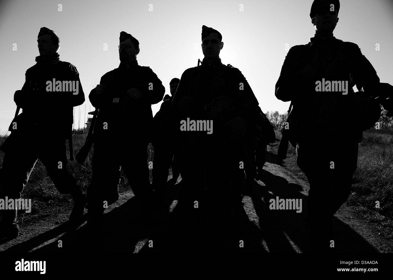 Facing soldiers Black and White Stock Photos & Images - Alamy