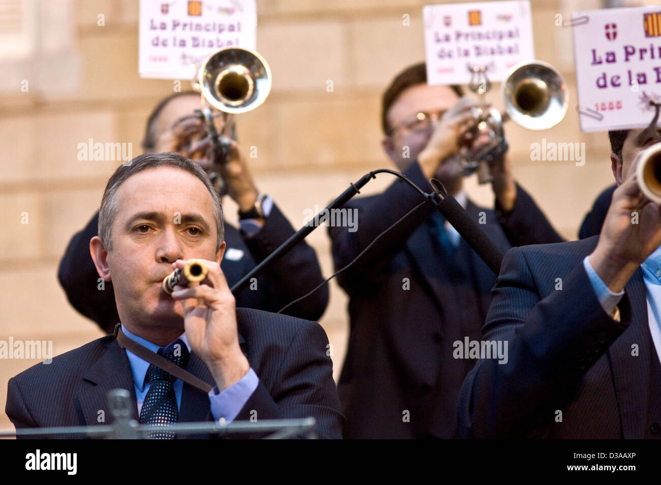 Cobla la principal de la bisbal hires stock photography and images Alamy