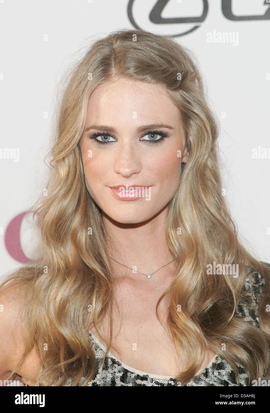 Julie Henderson At Arrivals For 2013 Sports Illustrated SI Swimsuit julie-henderson-at-arrivals-for-2013-sports-illustrated-si-swimsuit
