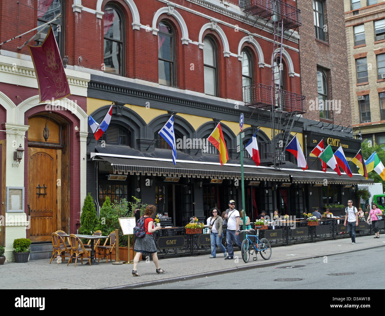 outdoor restaurant near the SoHo district of Manhattan Stock Photo Alamy