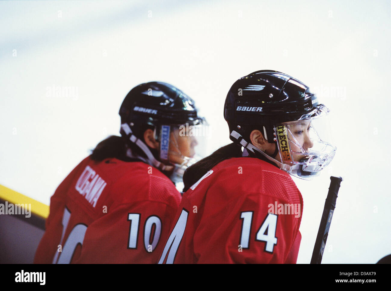 (L-R) Yuki Togawa, Yukari Ono, FEBRUARY 9, 1998 - Ice Hockey : Nagano 1998 Olympic Winter Games, Women's preliminary round match between Finland 11-1 Japan at Aqua Wing in Nagano, Japan. (Photo by Toshihiro Kitagawa/AFLO SPORT) Stock Photo