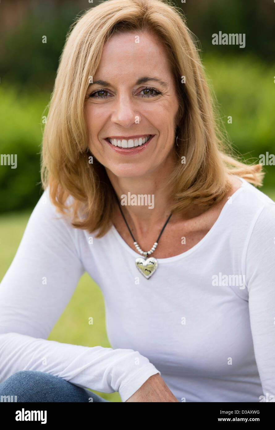Caucasian woman exterior hi-res stock photography and images - Alamy
