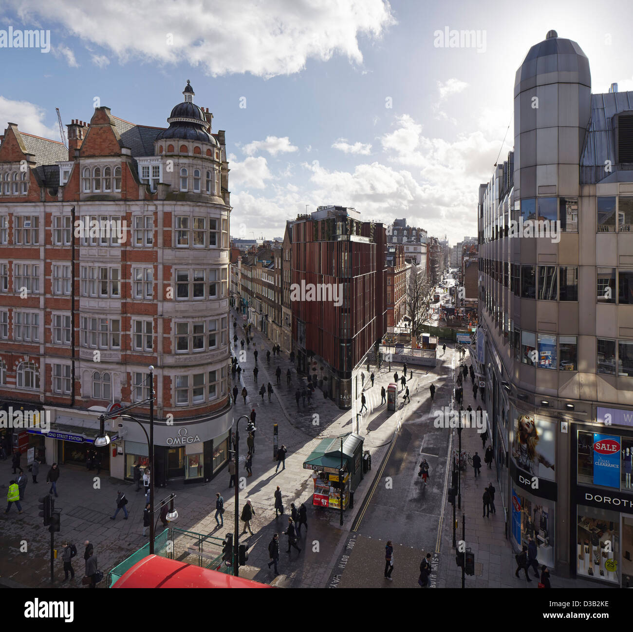 28 South Molton Street, London, United Kingdom. Architect DSDHA, 2012. Building in context with